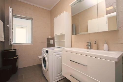 Villa Brko - Entire 2nd Floor 3BR Apt near Beach & Marina - Private Olive Yard, Entrance, Secure Paved Parking & CCTV