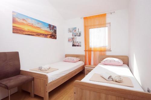 Villa Brko - Entire 2nd Floor 3BR Apt near Beach & Marina - Private Olive Yard, Entrance, Secure Paved Parking & CCTV