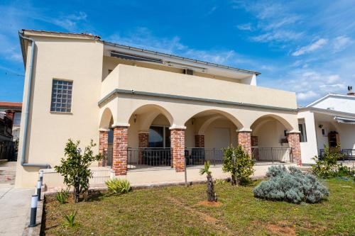 Brick & Blue Residence