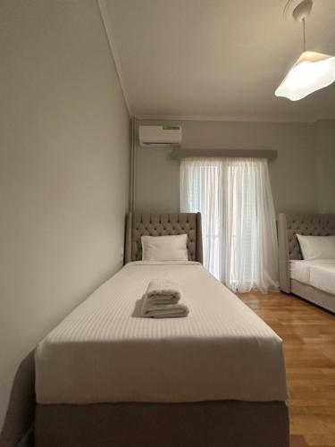 SP6 Athens Family Suite