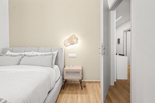 Urban Luxury Apartment in Central Heraklion With Balcony View