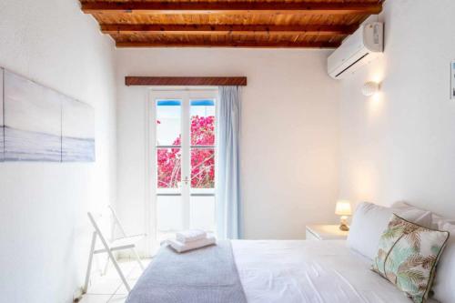 Magical Ornos! Beach House!Beach 1' walk-Mykonos town 2km