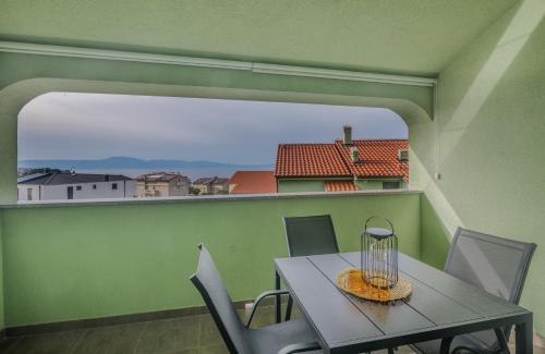 Navis apartments with private parking close to the sea