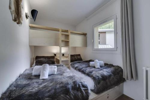 Oréades 101 sunny Renovated Apartment with Balcony Central Val dIsère