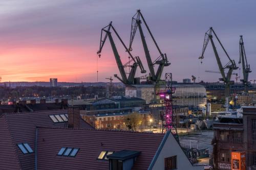 Żurawie Stocznia & Balcony View by Alqueen Apartments