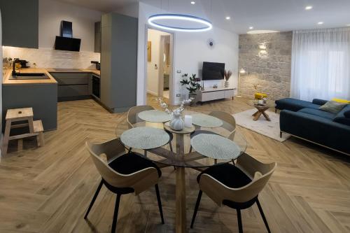 Stone Vista Luxury Apartment