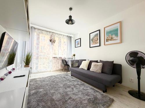 Reja Beige Apartment by BookingHost