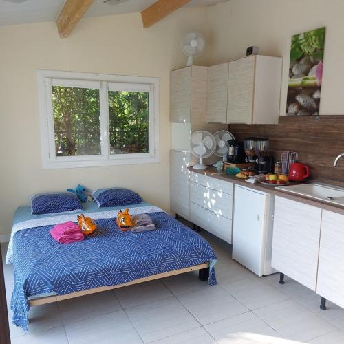 Villa on a 1,000 m plot, swimming pool, air condi