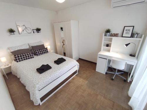 T4 3 chambres 4 étoiles clim et garage option ideal groupe tourisme et croisières proche Port Euromed Terrasses du port