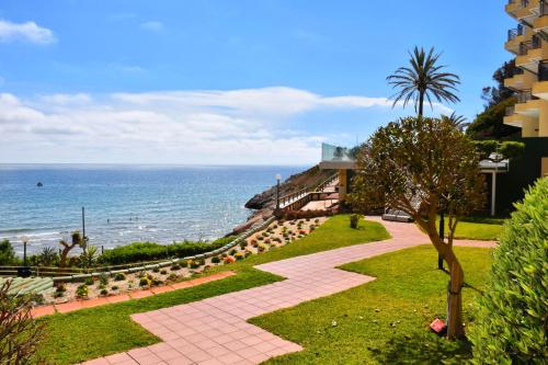 SeaFront DeLuxe, vistas al mar, acceso directo a playa y piscina