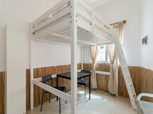 Tinny House - El Shaddai 8