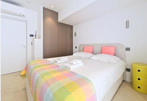 Nestor&Jeeves -STUDIO JULIE- Central Nice, AC, Walk to beach