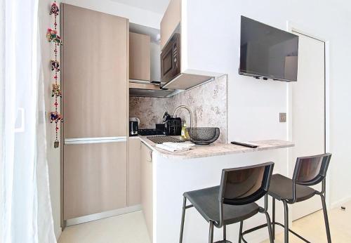 Nestor&Jeeves -STUDIO JULIE- Central Nice, AC, Walk to beach