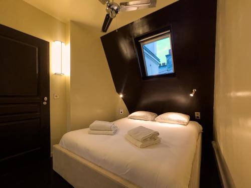 Quartz, An Elegant Haven in Canal Saint-Martin