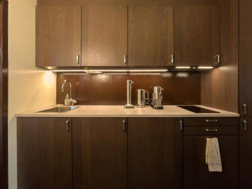 Quartz, An Elegant Haven in Canal Saint-Martin