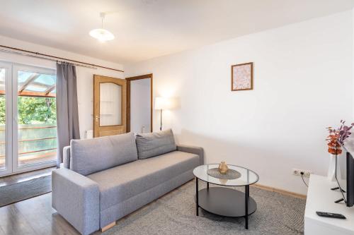 Close to Airport - Free Parking - Balcony - Simple