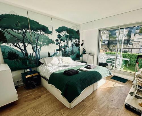 Rare ! 4BR Penthouse with terraces, up to 7p, near Champs-Elysées