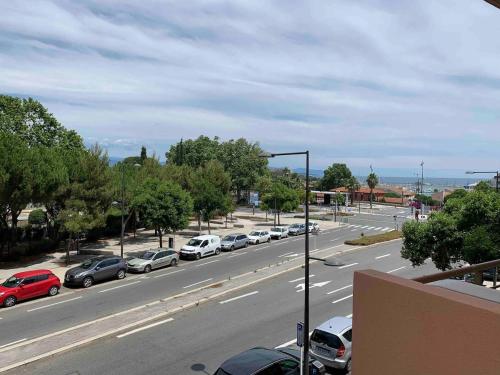 3-room apartment near old Antibes, sea view, 54m2, 3 pieces photo 12