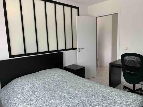 3-room apartment near old Antibes, sea view, 54m2, 3 pieces photo 3