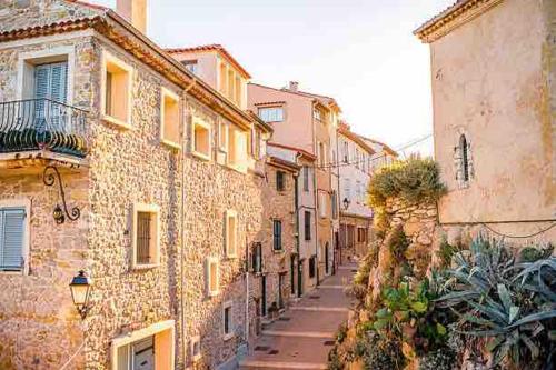 3-room apartment near old Antibes, sea view, 54m2, 3 pieces photo 6