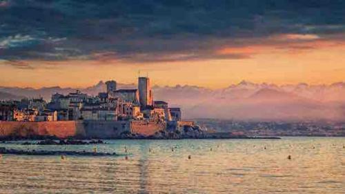 3-room apartment near old Antibes, sea view, 54m2, 3 pieces photo 15
