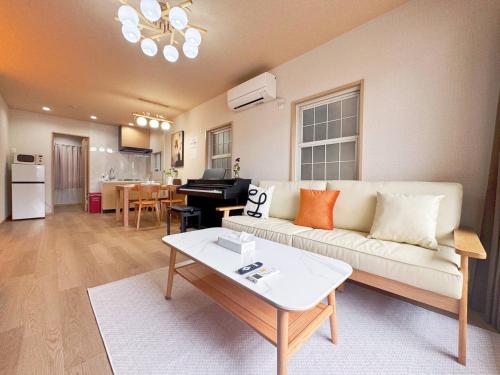 今里站步行3分钟 2卧室大客厅66平米 直达难波心斋桥 关西机场1H Friends Inn 今里201