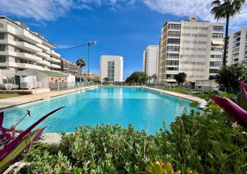 Alay Apartment, 3 Minutes to the Beach, Pool, Puerto Marina