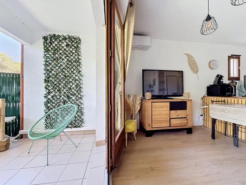 La Pineda appt RDJ cosy à 200m du village natu