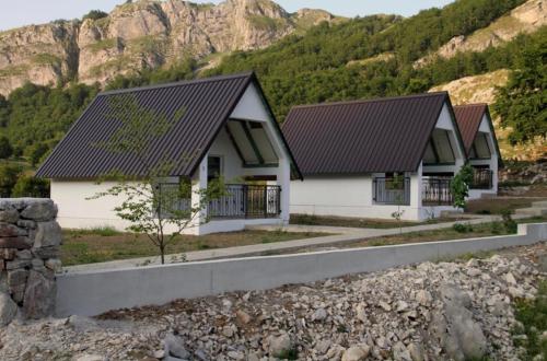 eine Darstellung eines Hauses in den Bergen in der Unterkunft Vikendice Ivanović in Prisoja