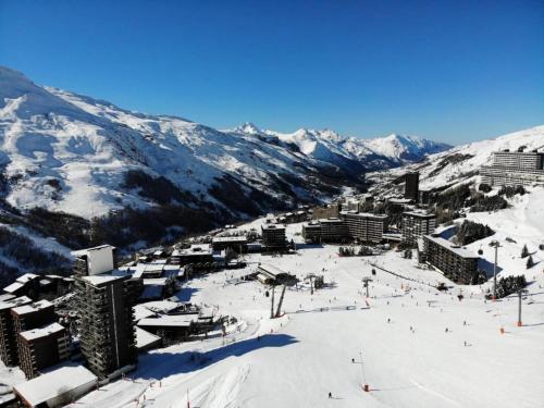 Résidence Oisans - Studio rénové avec coin montagne, balcon exposé Sud pour 4 personnes MAE-5174
