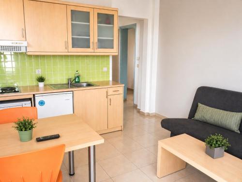 Kleanthi Seaside Apartments