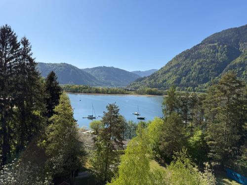 Design Apartment am Ossiacher See mit Seezugang