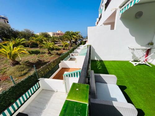 Ocean Light Apartment (100m from the beach)