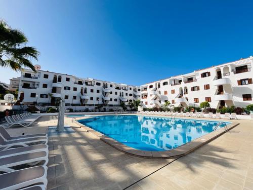 Ocean Light Apartment (100m from the beach)