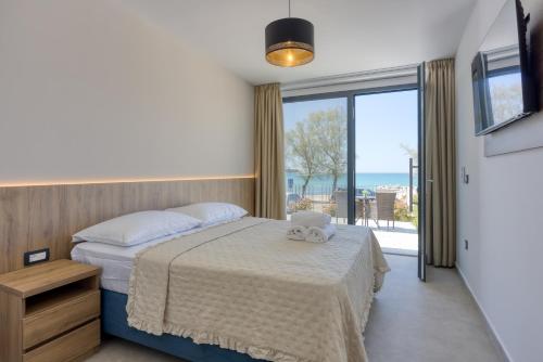 Sunrise Beachfront Residence II