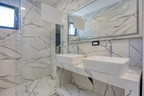 Sunrise Beachfront Residence II