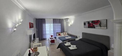 Benalbeach Luxe suite Garden & Sea Oasis501-1