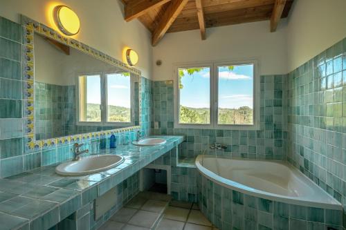 villa pool heated, calm, comfort & beaches