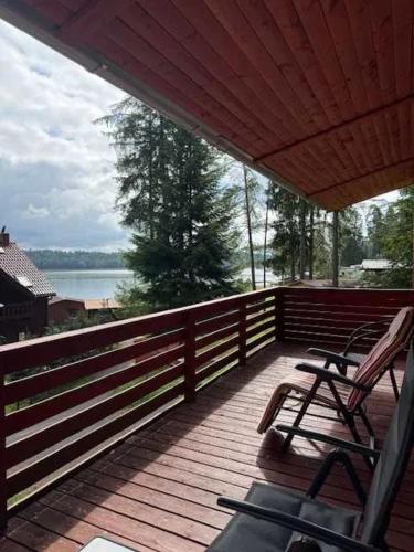 Domek nad jeziorem na Mazurach z kominkiem, Mazury, Leśny Zakątek