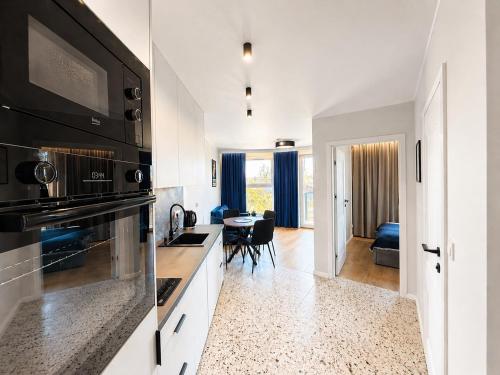 Stylish Apartment with River view & Balcony near Old Town