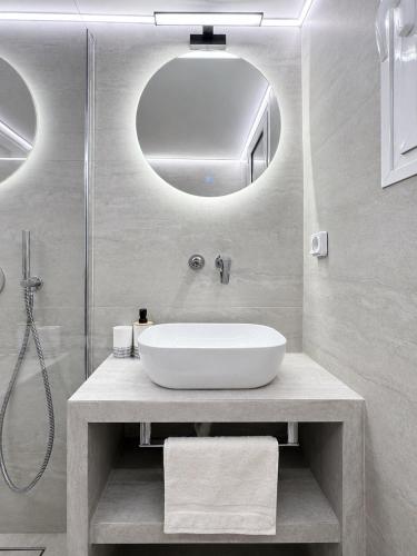 Cozy & Stylish Apartment with Balcony Netflix Near Metro