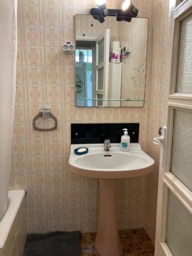 Mediterráneo Rooms Shared Flat 7min Beach Las Arenas rent more 10 days