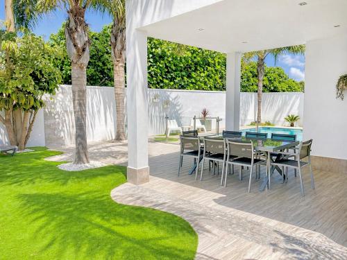 Villa MARABÚ,piscina privada en Conil de la Frontera