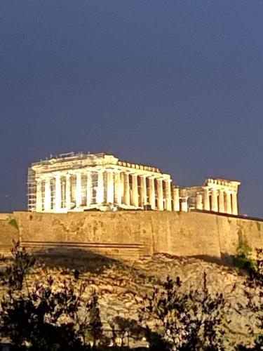 Sunny central apartment near Acropolis