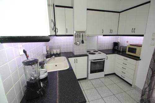 Sunny central apartment near Acropolis