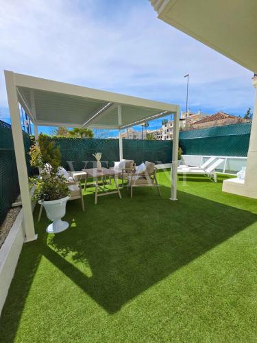 VELA ONE - Luxury 2 Bedroom - Terrace - Pool - Walk to Puerto Banús & Beach