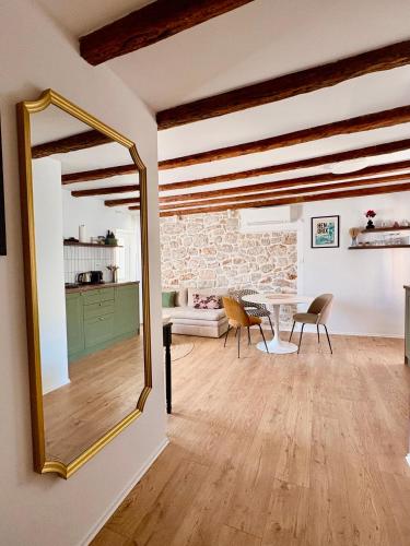 Soul&Stone - Old town apartment