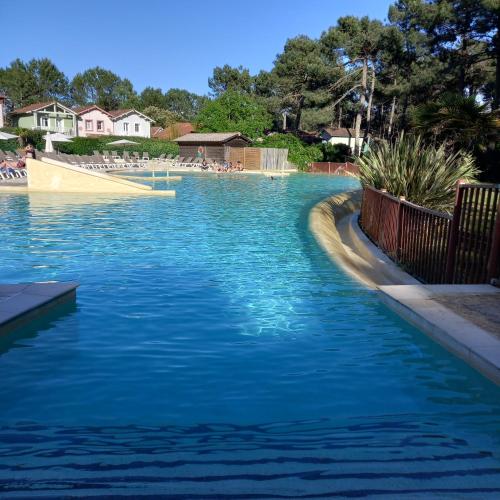 T2 32m2 terrasse 8m2 PISCINE LACANAU OCEAN LAC GOLF MULTISPORT