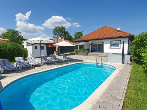 Ferienhaus Maxi mit Pool - Biro Tours nr 72