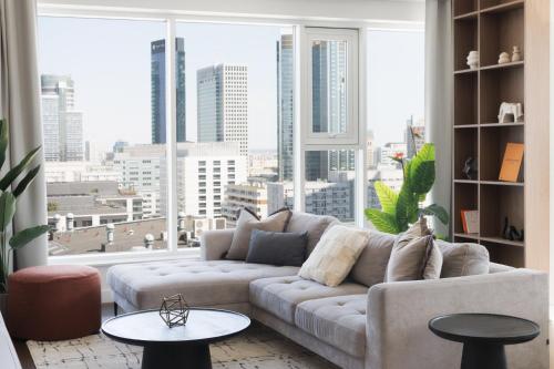 3-Bedroom Unique Sky Panorama Apartment